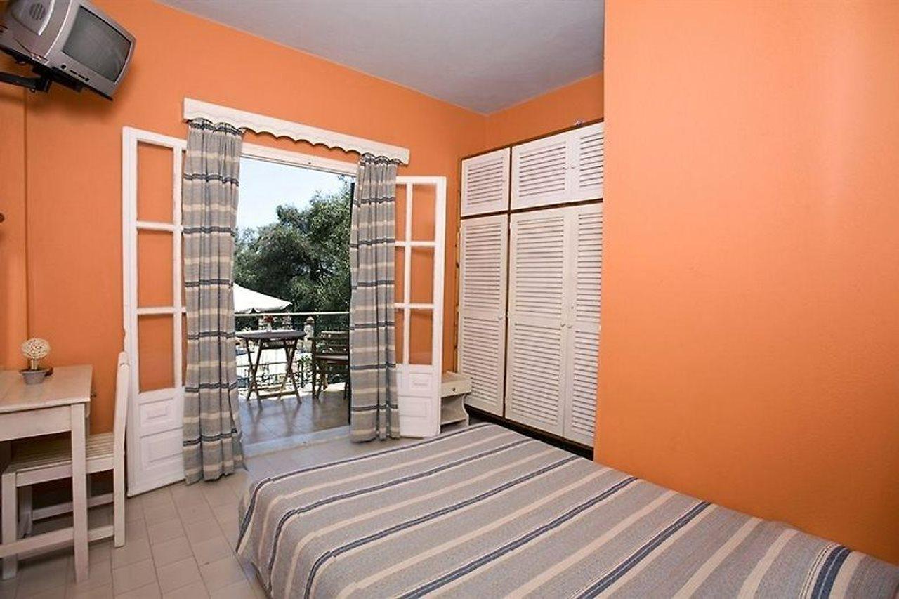Yannis Servos Barbati Apartments מראה חיצוני תמונה
